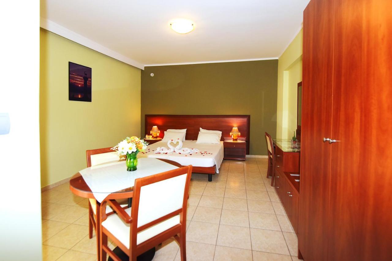 Esmeralda Hotel Kremasti  Luaran gambar