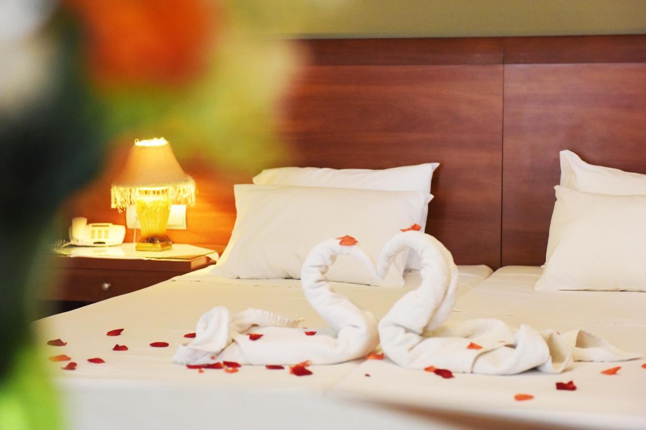 Esmeralda Hotel Kremasti  Luaran gambar