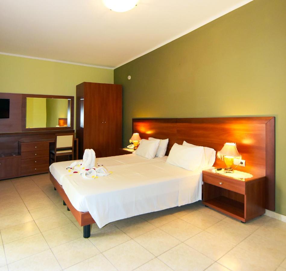 Esmeralda Hotel Kremasti  Luaran gambar