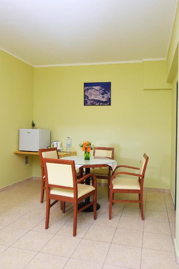 Esmeralda Hotel Kremasti  Luaran gambar