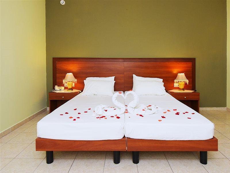 Esmeralda Hotel Kremasti  Luaran gambar
