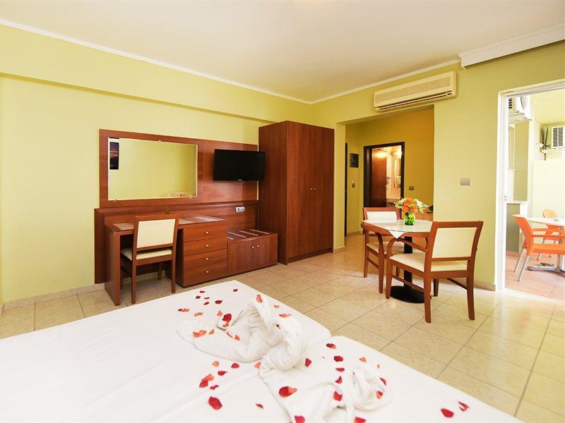 Esmeralda Hotel Kremasti  Luaran gambar