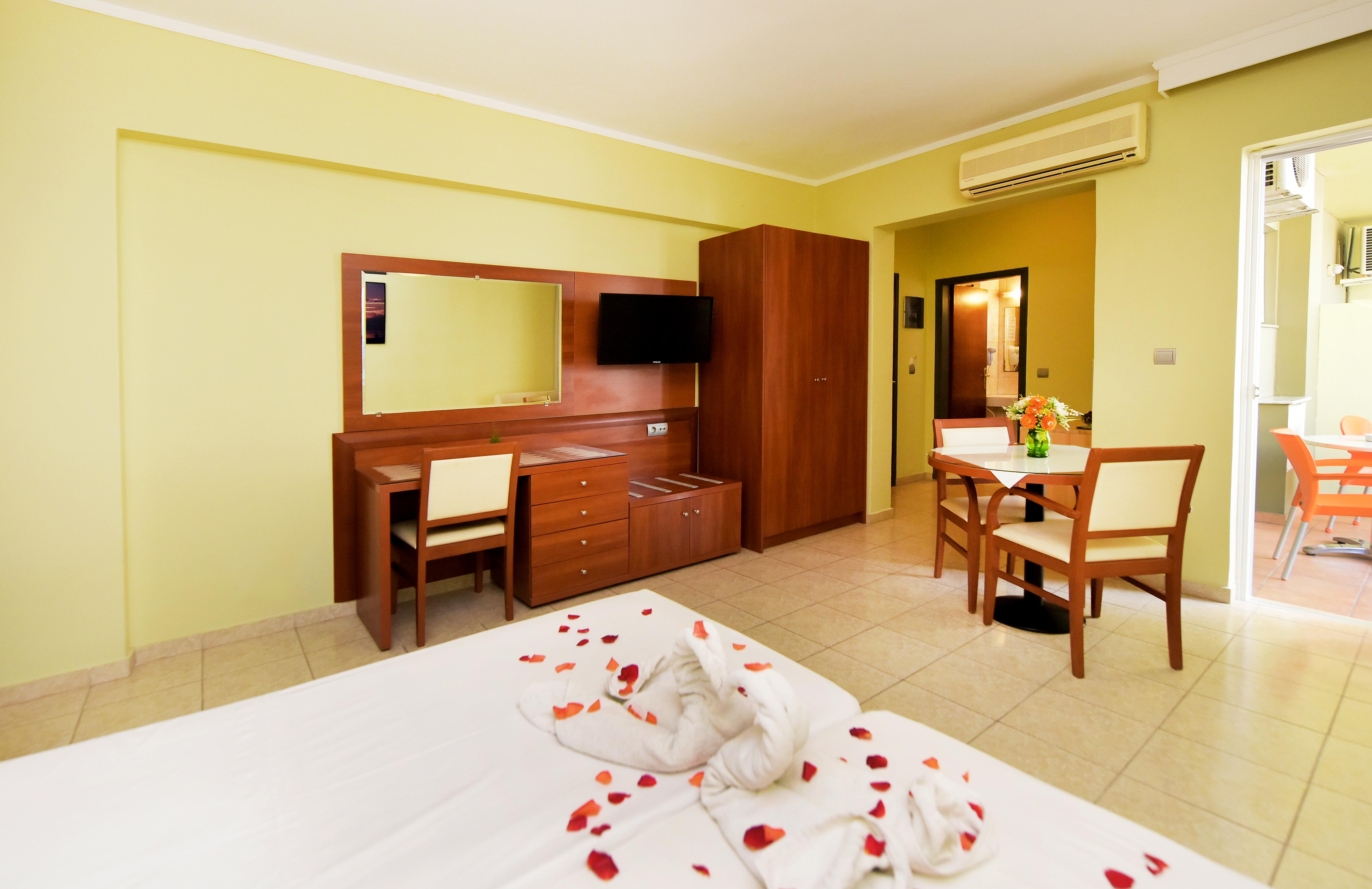 Esmeralda Hotel Kremasti  Luaran gambar