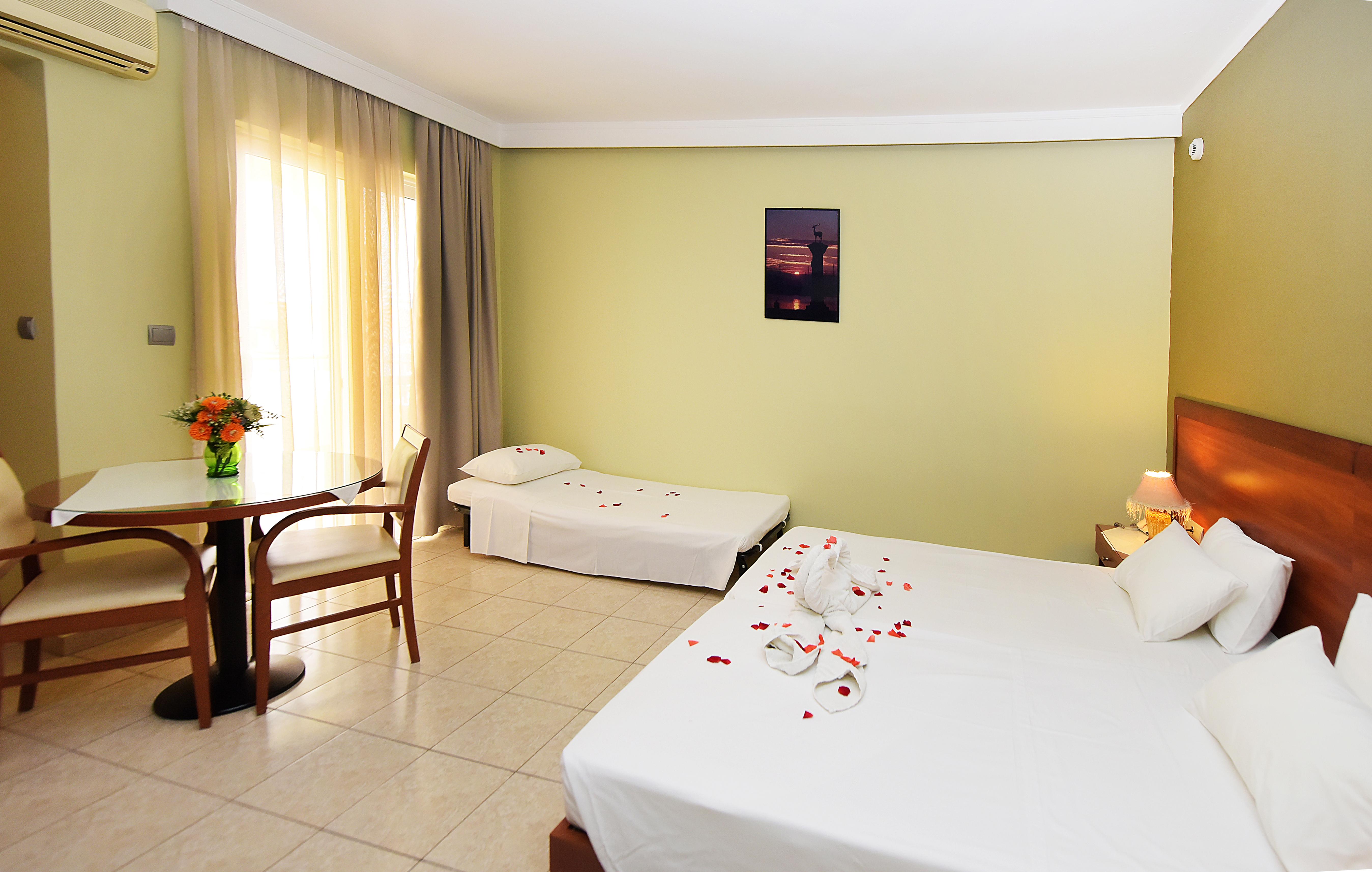Esmeralda Hotel Kremasti  Luaran gambar