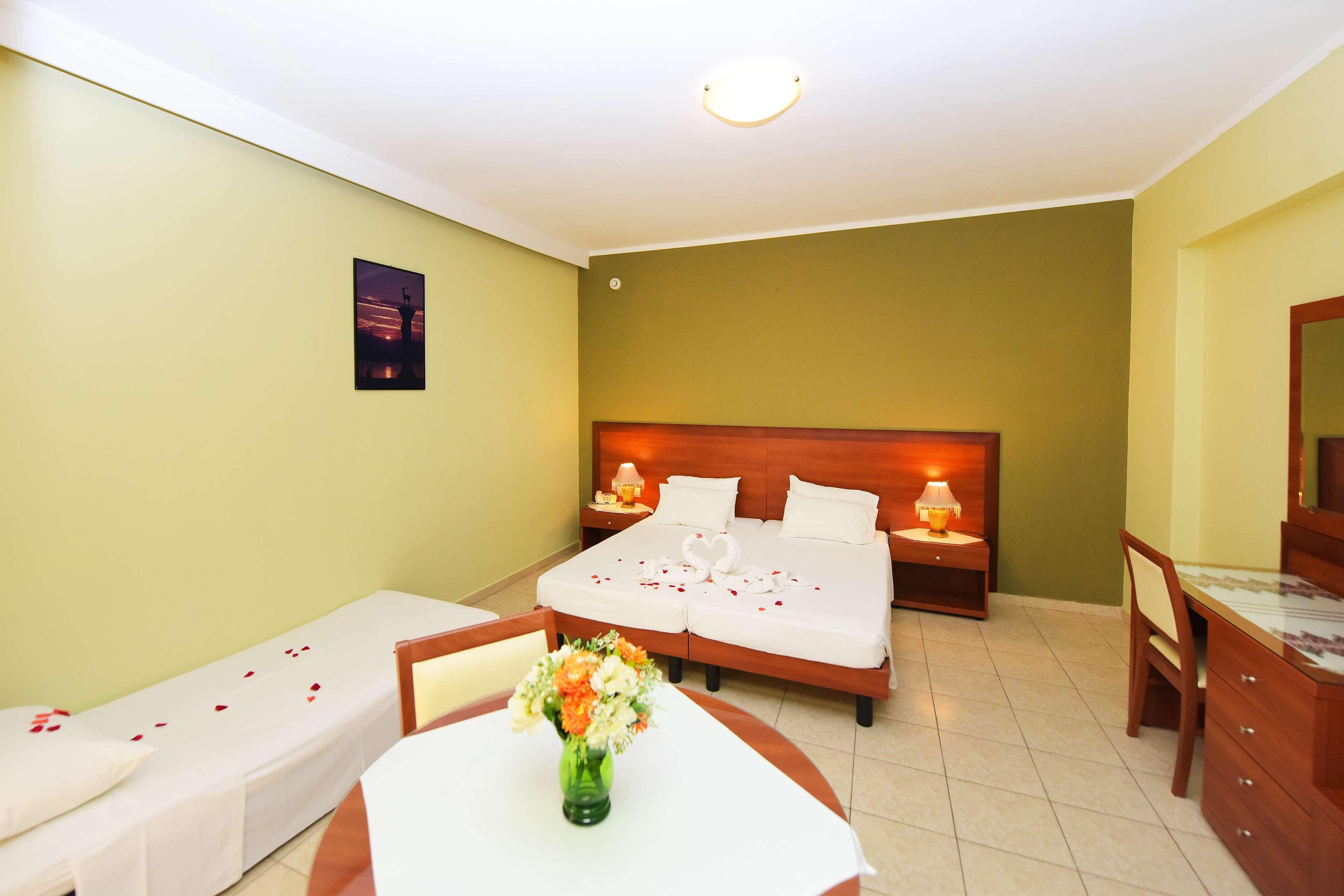 Esmeralda Hotel Kremasti  Luaran gambar